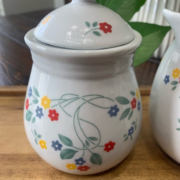 Vintage Discontinued 1980s Corelle English Meadow Sugar and Creamer Bowl Set - Picture 4 of 7